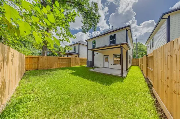 10514 Exeter St, Houston, TX 77093