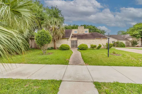 11122 Braes Forest DR, Houston, TX 77071