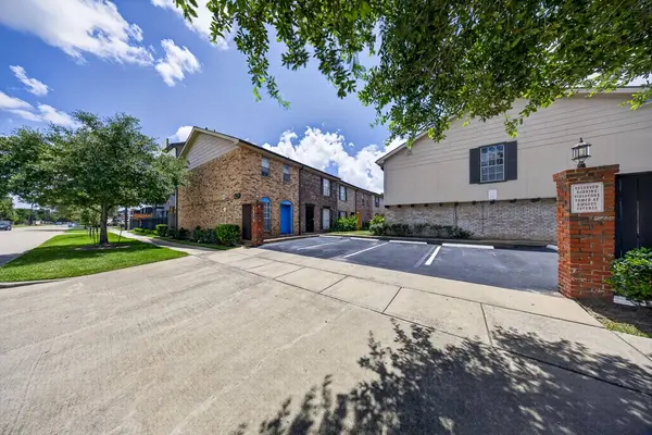 1715 Moritz DR #4, Houston, TX 77055