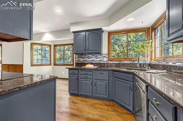 570 Brandywine DR, Colorado Springs, CO 80906