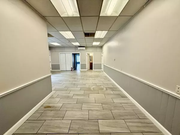 112 Haverhill St #B, North Reading, MA 01864