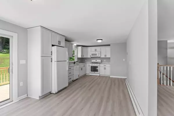 10 Lantern Lane, Methuen, MA 01844