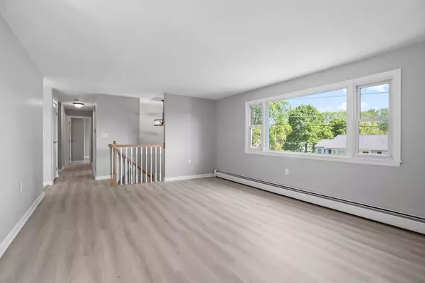 10 Lantern Lane, Methuen, MA 01844