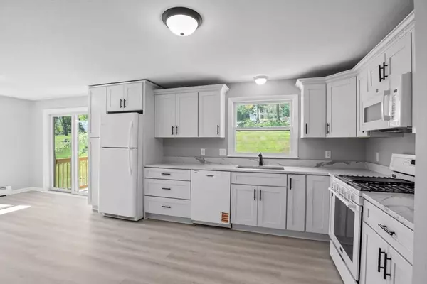 10 Lantern Lane, Methuen, MA 01844