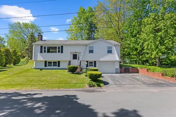 10 Lantern Lane, Methuen, MA 01844