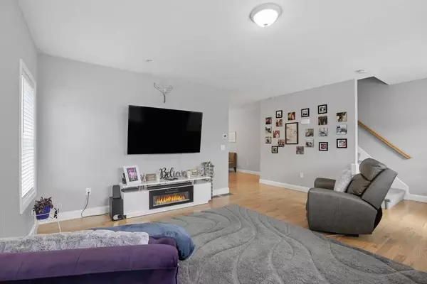 3 Mackenzie Way #3, Haverhill, MA 01832