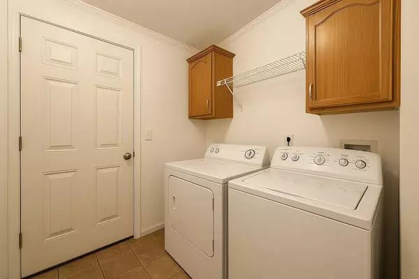 30 Kendall Pond RD #7, Derry, NH 03038