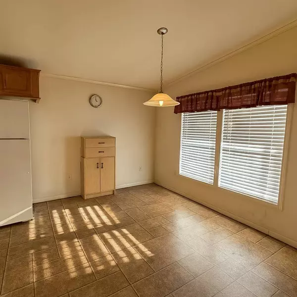 30 Kendall Pond RD #7, Derry, NH 03038