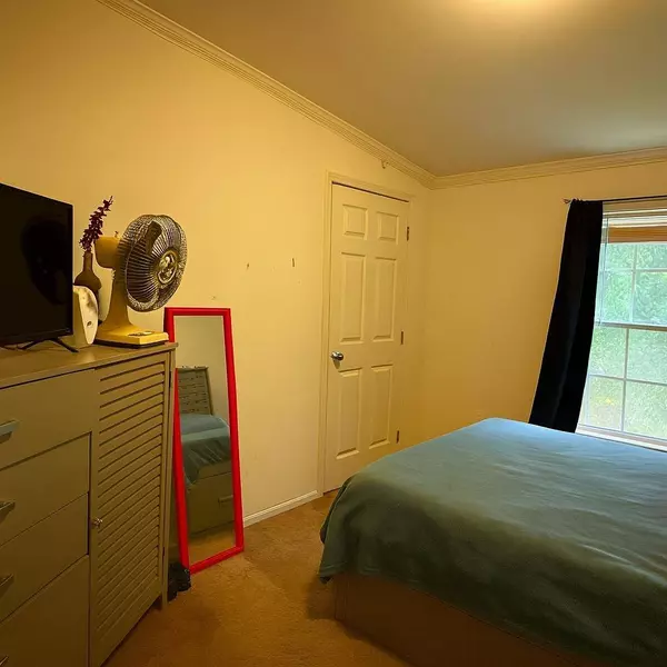 30 Kendall Pond RD #7, Derry, NH 03038