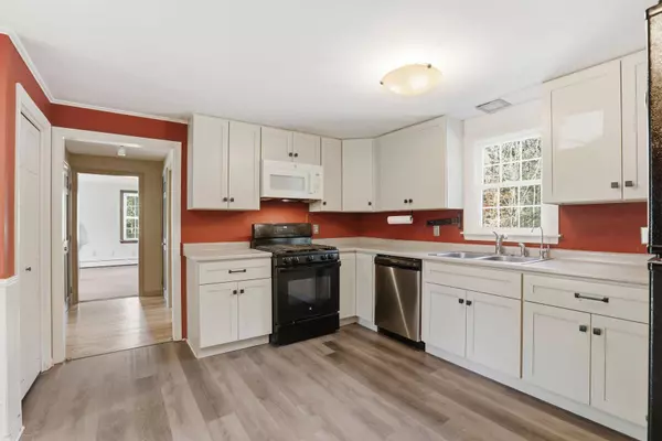 254 Ash Swamp RD, Newmarket, NH 03857