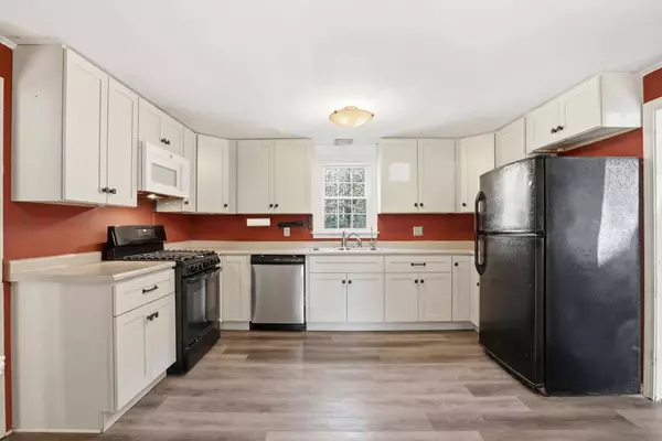 254 Ash Swamp RD, Newmarket, NH 03857