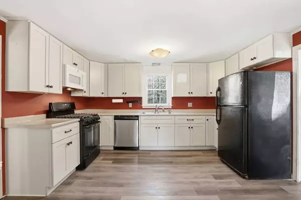 254 Ash Swamp Rd, Newmarket, NH 03857