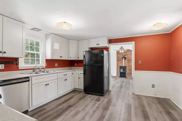 254 Ash Swamp RD, Newmarket, NH 03857