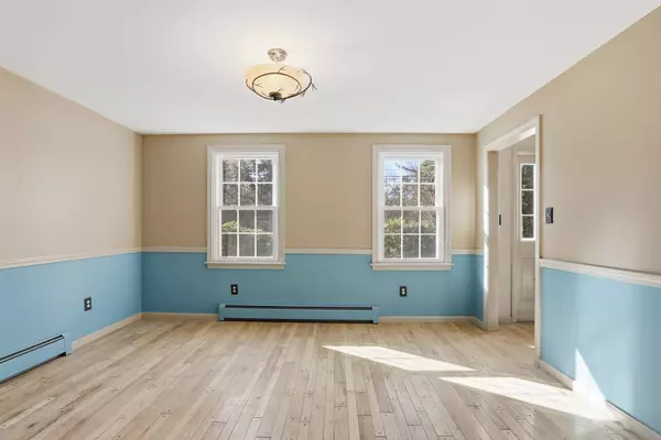 254 Ash Swamp RD, Newmarket, NH 03857