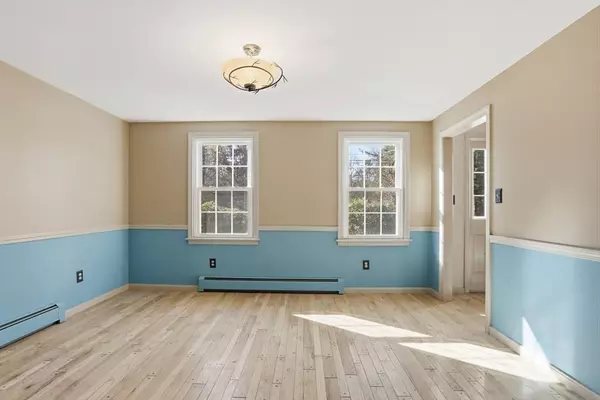 254 Ash Swamp Rd, Newmarket, NH 03857