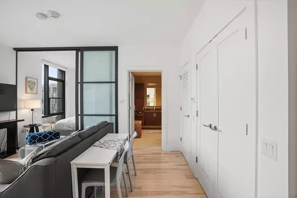 32 Traveler St #411, Boston, MA 02118