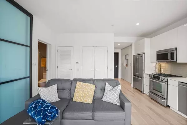 32 Traveler St #411, Boston, MA 02118