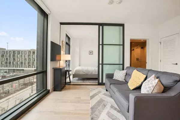 32 Traveler St #411, Boston, MA 02118