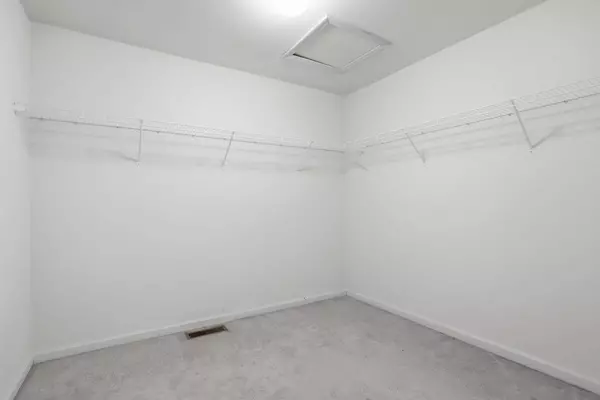 34 Pleasant ST, Windham, NH 03087