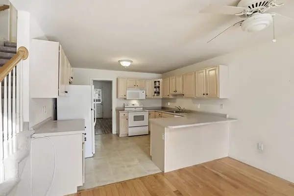 34 Pleasant St #34, Windham, NH 03087