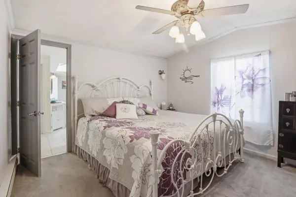 4 Rosemary ST, Salem, NH 03079