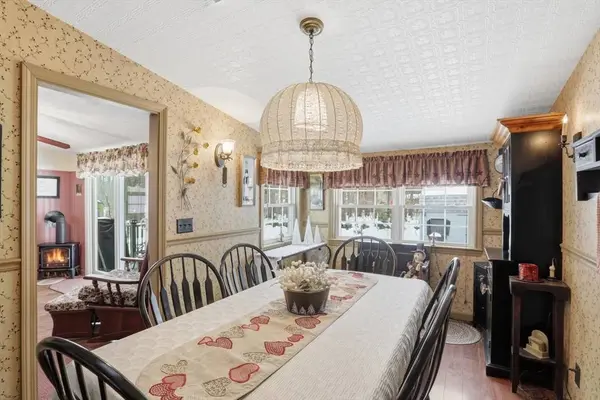 4 Rosemary St, Salem, NH 03079