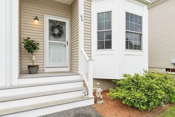 86 Denworth Bell Circle #86, Haverhill, MA 01835
