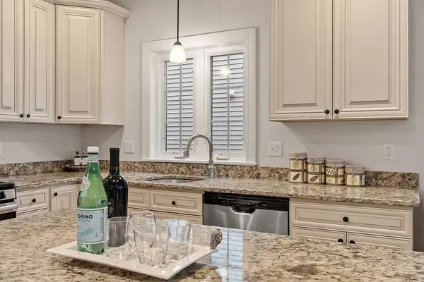 86 Denworth Bell Circle #86, Haverhill, MA 01835