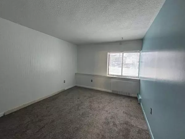 300 Lynn Shore #210, Lynn, MA 01902