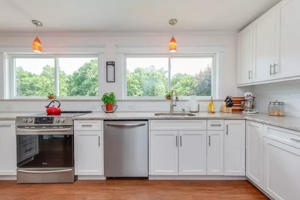 2 Washington Ave, Woburn, MA 01801