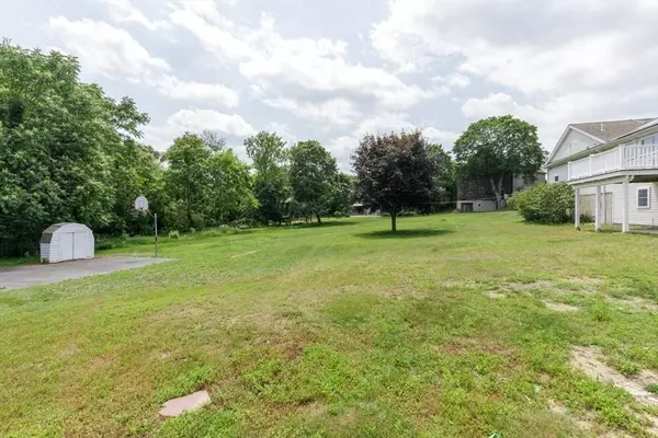 2 Washington Ave, Woburn, MA 01801