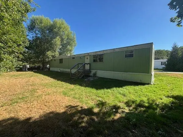 90 Colgate RD, Newmarket, NH 03857