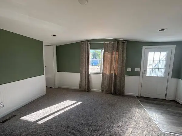 90 Colgate RD, Newmarket, NH 03857