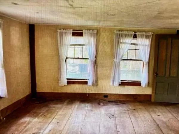 24 Spaulding ST, Milford, NH 03055