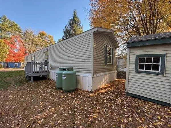 60 Roberts DR, Barrington, NH 03825