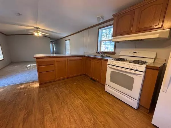 60 Roberts DR, Barrington, NH 03825