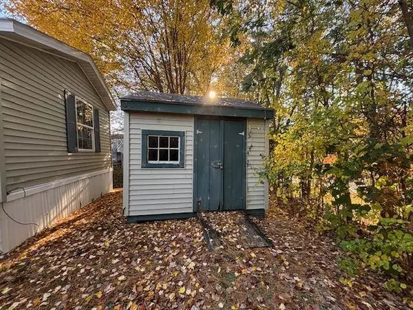 60 Roberts DR, Barrington, NH 03825