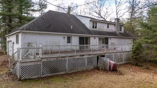 16 Anglewood Lane, North Reading, MA 01864