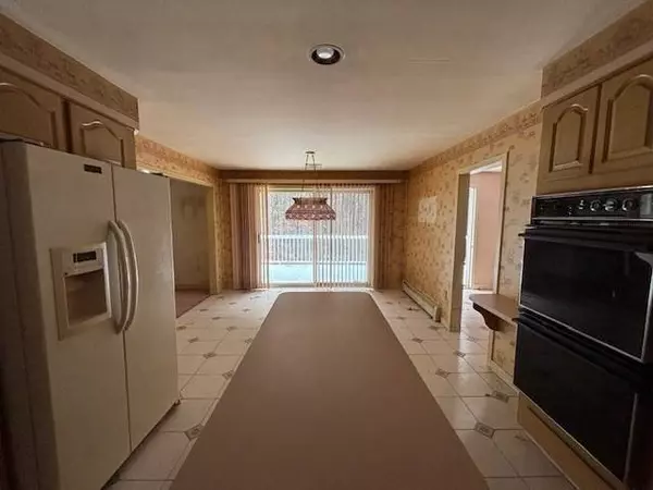 16 Anglewood Lane, North Reading, MA 01864