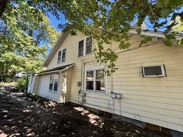 126 Lakehurst Ave, Weymouth, MA 02189