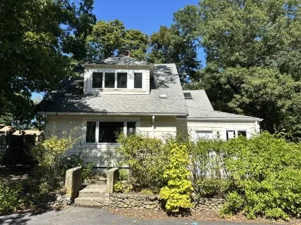 126 Lakehurst Ave