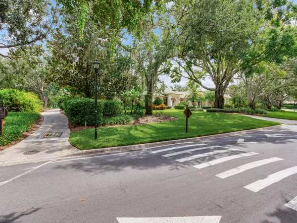 705 Guisando De Avila Tampa FL 33613 USA-111-066-Front Yard  Golf Course-MLS_Size