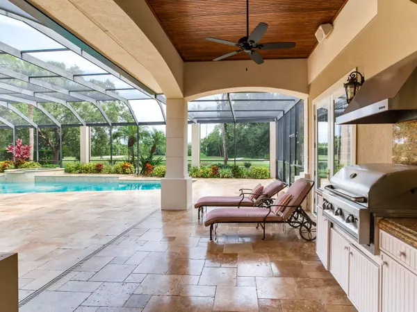 705 Guisando De Avila Tampa FL 33613 - Outdoor Living Area