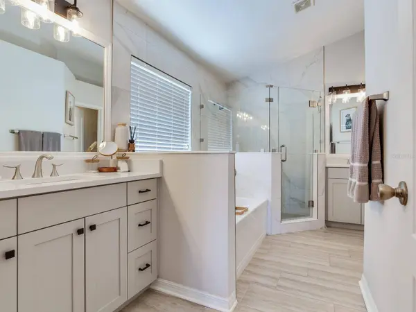 24811 GUN SMOKE DR, Land O Lakes, FL 34639