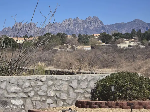 2034 Wagonmound Trl, Las Cruces, NM 88012