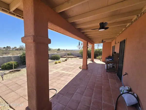 2034 Wagonmound Trl, Las Cruces, NM 88012