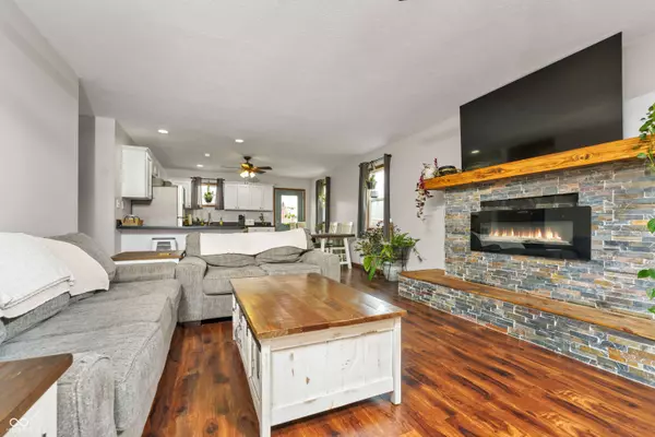 663 W Snake Hill RD, Liberty, IN 47353