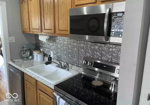 2038 Fisher AVE, Indianapolis, IN 46224