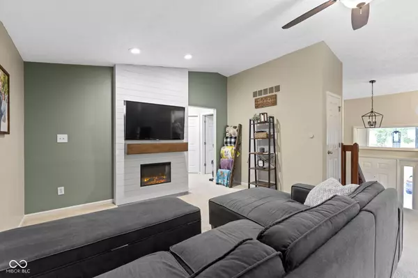 2674 Lakeshire LN, Indianapolis, IN 46268