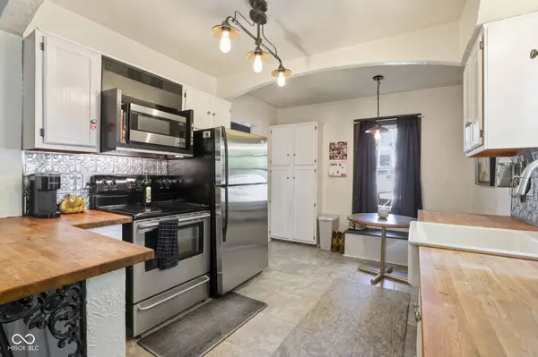 526 Kessler Boulevard East DR, Indianapolis, IN 46220